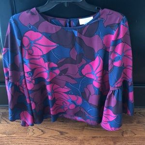 Blouse with trumpet style sleeves